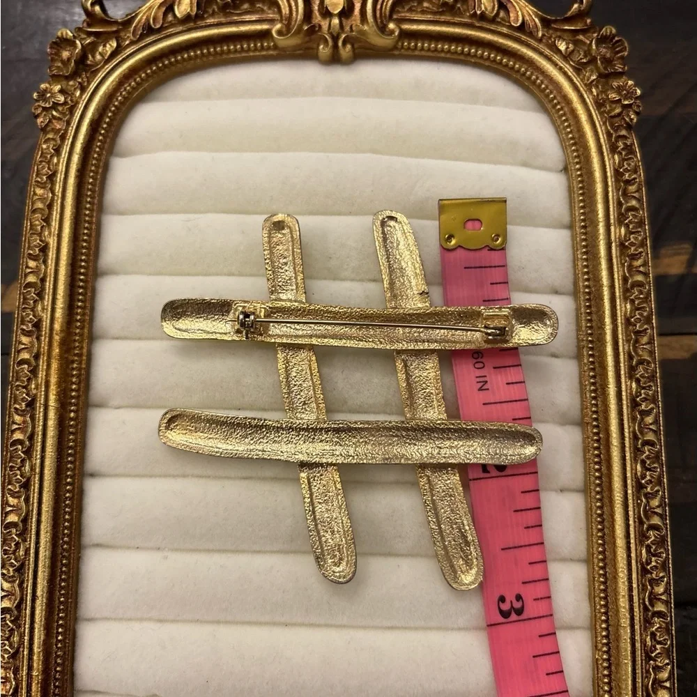 Vintage Brooch Gold Tone‎ Tic Tac Toe Hash Tag Pin 2.5” Tall